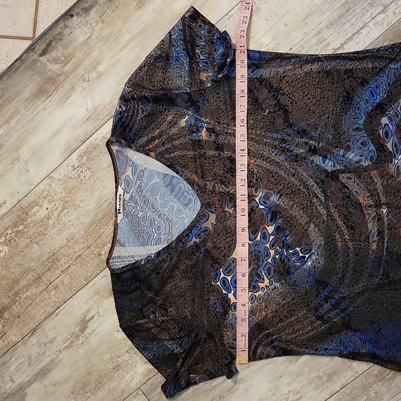 Nygard Collection Petites V Neck Top - Picture 5 of 7